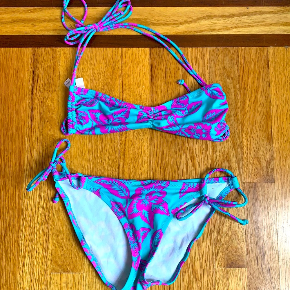 Victoria’s Secret bikini
